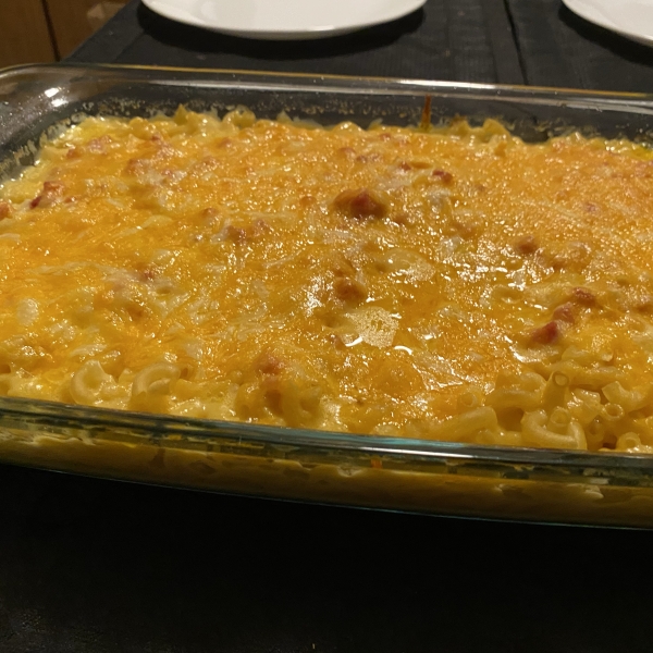 Macaroni with Ham and Cheese Deluxe