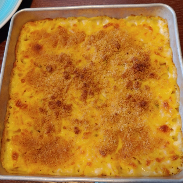 Dill Pickle Macaroni and Cheese