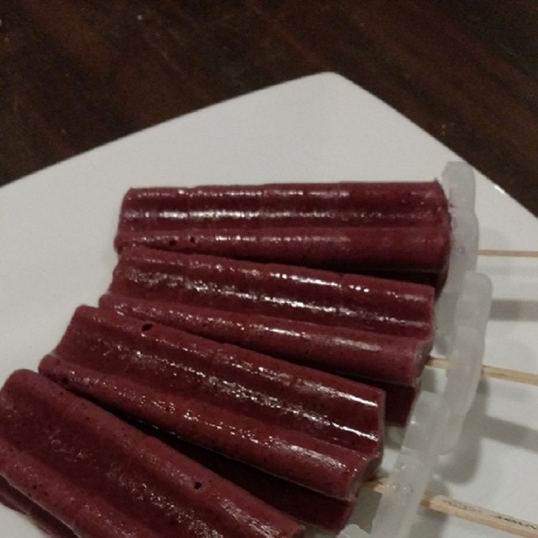 Fresh Fruit and Yogurt Ice Pops