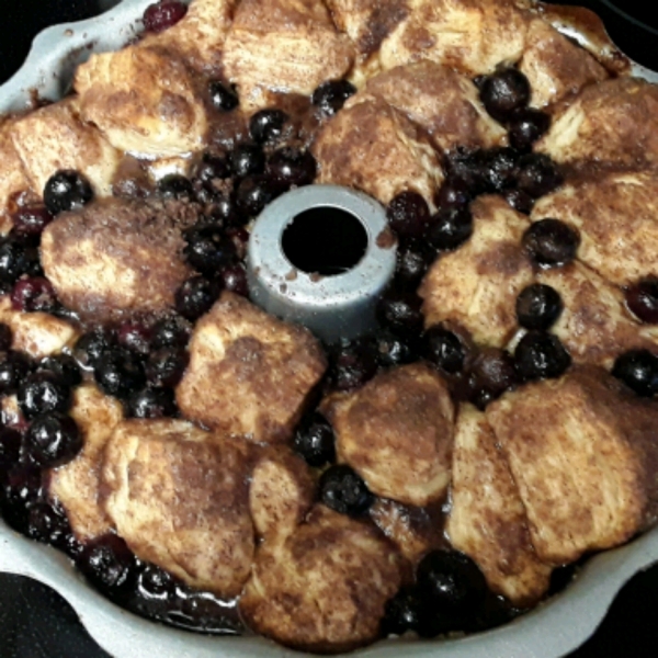 Blueberry Buckle Pull-Apart Bread