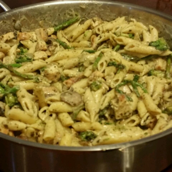 Penne with Creamy Pesto Sauce