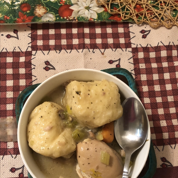 Easy Slow Cooker Chicken and Dumplings