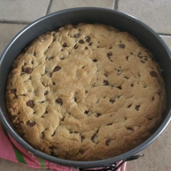 Giant Chocolate Chip Cookie Cake