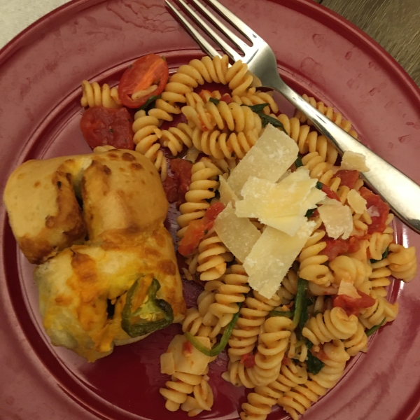 Tomato, Spinach, and Cheese Pasta