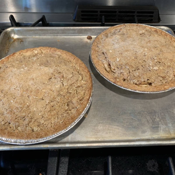 Dutch Apple Pie with Oatmeal Streusel