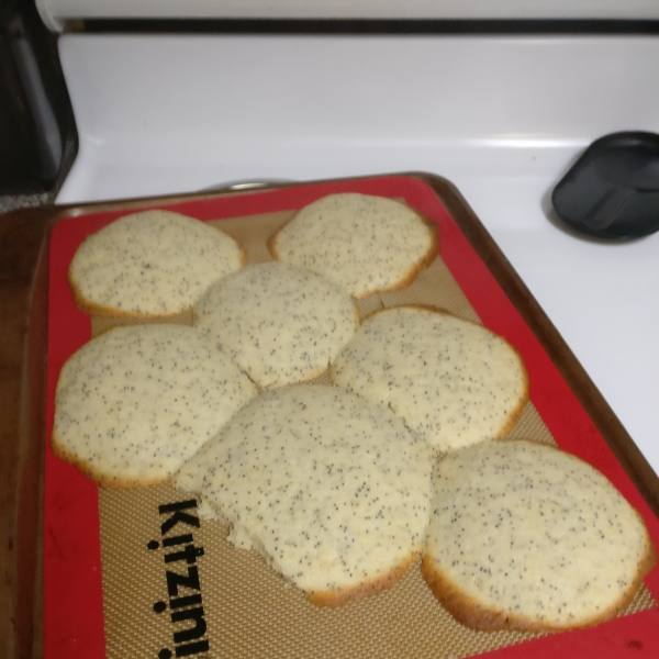 Vegan Lemon Poppy Scones