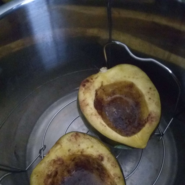 Instant Pot® Sweet Acorn Squash