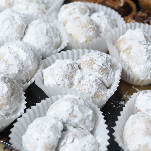 Elizabeth Dole's Pecan Roll Cookies