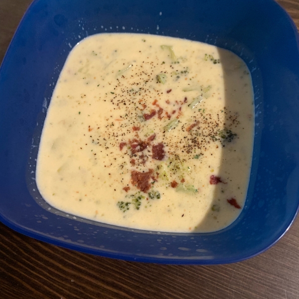 Easy Low-Carb Keto Broccoli Cheddar Soup