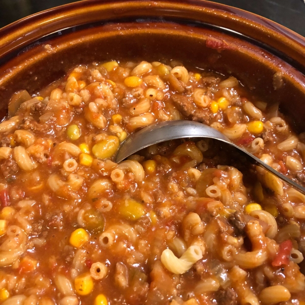 Slow Cooker Hamburger Soup with Macaroni